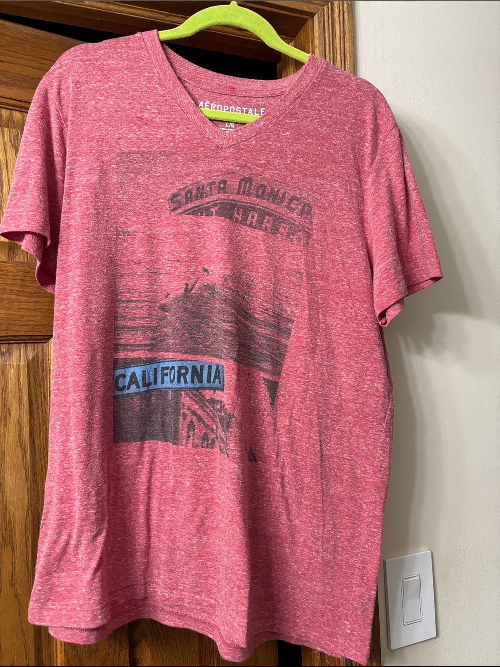 Aeropostale Men's Heathered Red V-Neck Graphic Tee